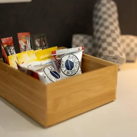 Ivory Seafront With Views!- Fl 15 By Homely 圣保罗湾城