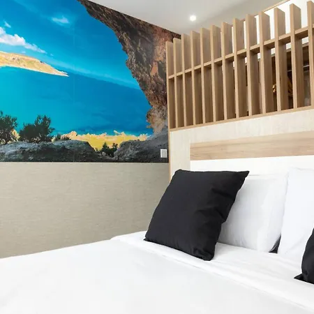 Ivory Seafront With Views!- Fl 15 By Homely * St. Paul's Bay