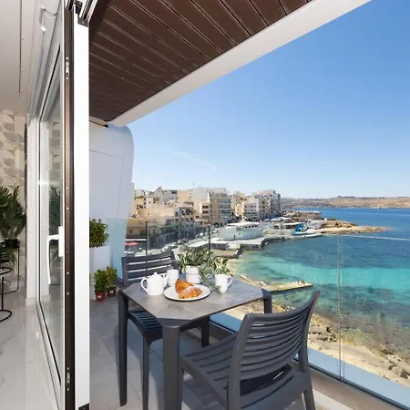 Ivory Seafront With Views!- Fl 15 By Homely *