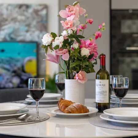 Ivory Seafront With Views!- Fl 15 By Homely Διαμέρισμα *